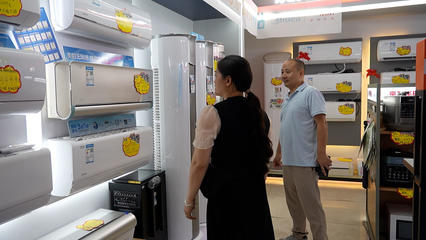 江永:消暑家电销售热 "以旧换新"激活夏日经济